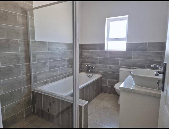 3 BEDROOM HOUSE FOR SALE IN KLEINBAAI